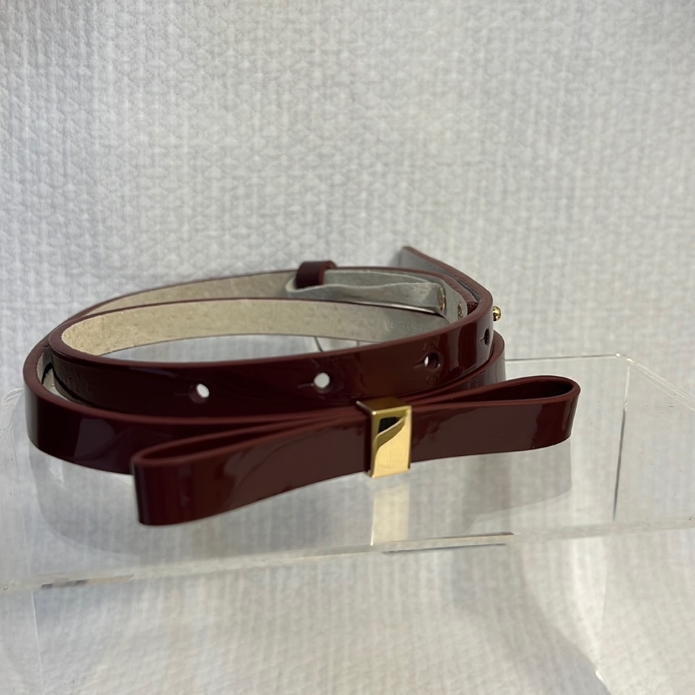 NWOT - White House Black Market belt port with bow